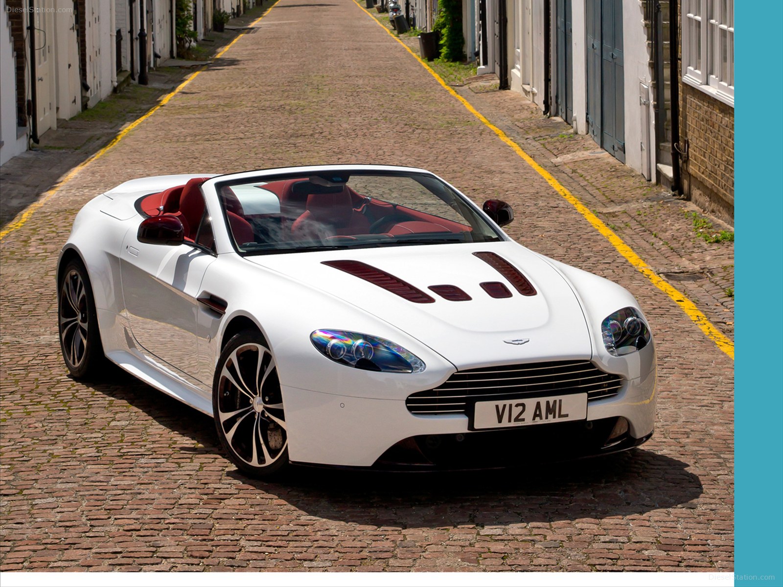 Aston Martin V12 Vantage Roadster 2013 Aston Martin V12 Vantage Roadster 2013